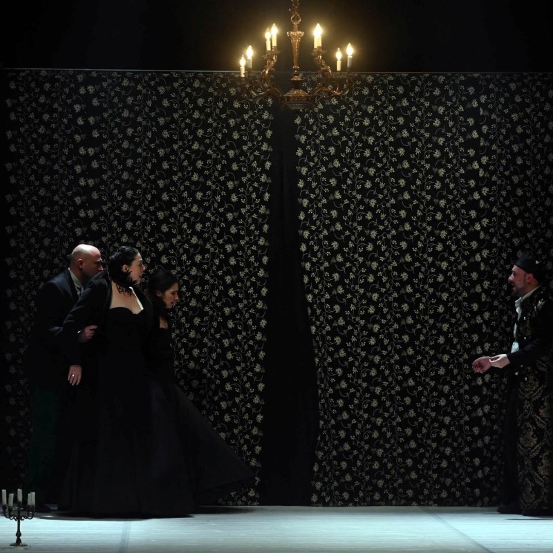 A Polistena e Filadelfia “Enrico IV – una commedia”, l’opera sulla follia e i rapporti umani di Piccola Compagnia della&nbsp;Magnolia