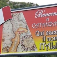 Tiriolo (CZ) – Sabato 20 giugno 2026 avrà luogo la prima “Festa dell’Istmo Prima Italia”, durante la quale saranno assegnati decine di&nbsp;premi